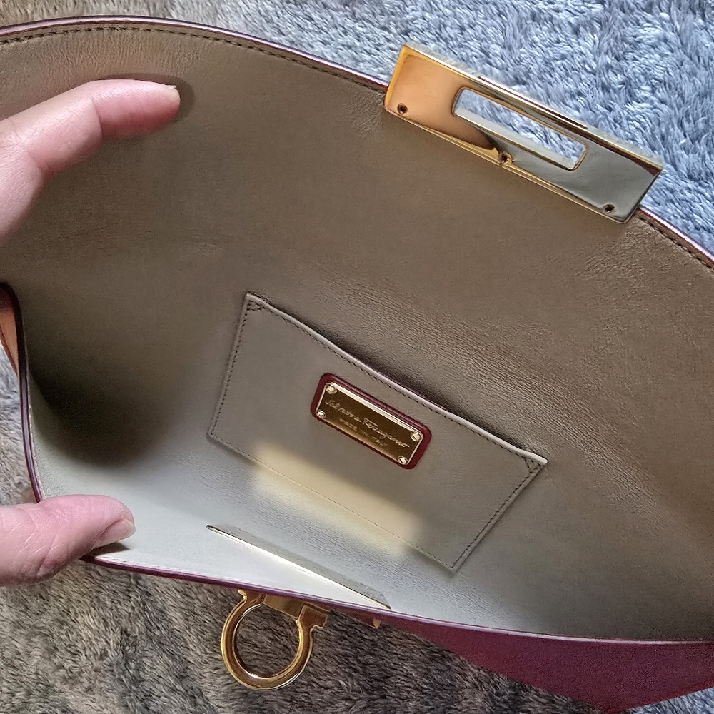 Salvatore Ferragamo Clutch/Wristlet 11.5" x 5" - Picture 13 of 17